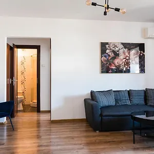 2 Camere, Ultracentral, Piata Universitatii , Bucarest Romania